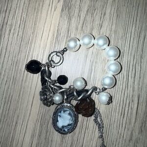 ⭐️Elegant Silver and Black Charm‎ Bracelet⭐️